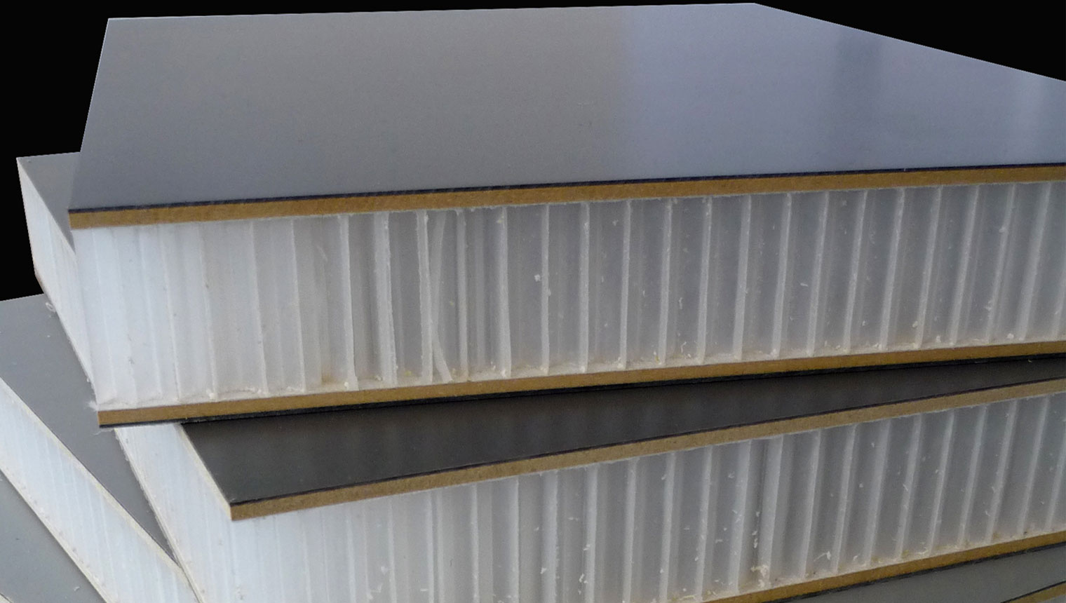 Alüminyum panel ile Galvaniz Sandviç Panel Farkı 5 Alüminyum panel ve Galvaniz Panel Montaj Farkları